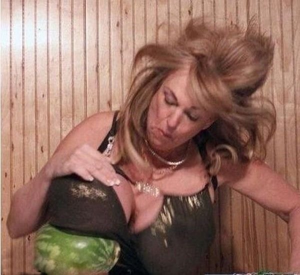 Басти Харт - женщина со стальной грудью! Проверено арбузами =) Басти Харт - женщина со стальной грудью