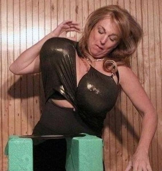 Басти Харт - женщина со стальной грудью! Проверено арбузами =) Басти Харт - женщина со стальной грудью