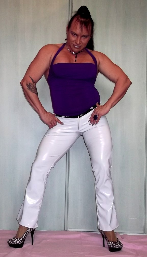 Откровенные снимки мускулистой соблазнительницы Людмилы Тихончук Откровенные снимки, ню, мускулистая, соблазнительница, Людмила Тихончук, бодибилдинг