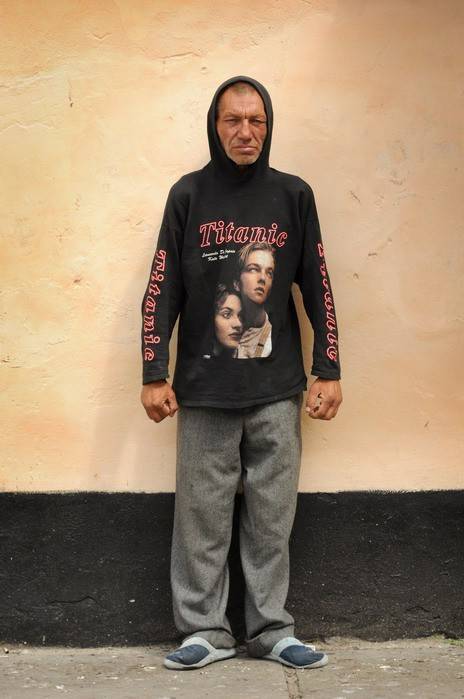 Славик - самый модный бездомный Львова, имеющий более сотни различных нарядов мода Славика, бомж хипстер Славик, Славик бездомный Львов