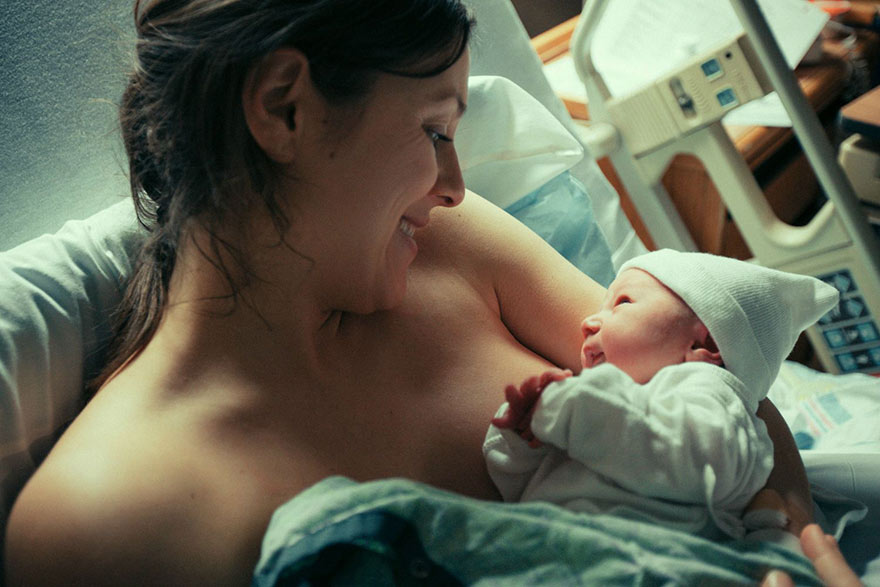 Муж попросил 24 художников, чтобы те перерисовали портреты его семьи ко дню рождения жены 24 художника перерисовали портреты семьи, Ernst Berlin reddit