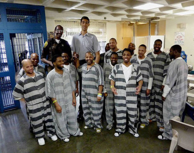 Проблемы высоких людей, которые никогда не понять всем остальным проблемы высоких людей, проблемы из-за высокого роста