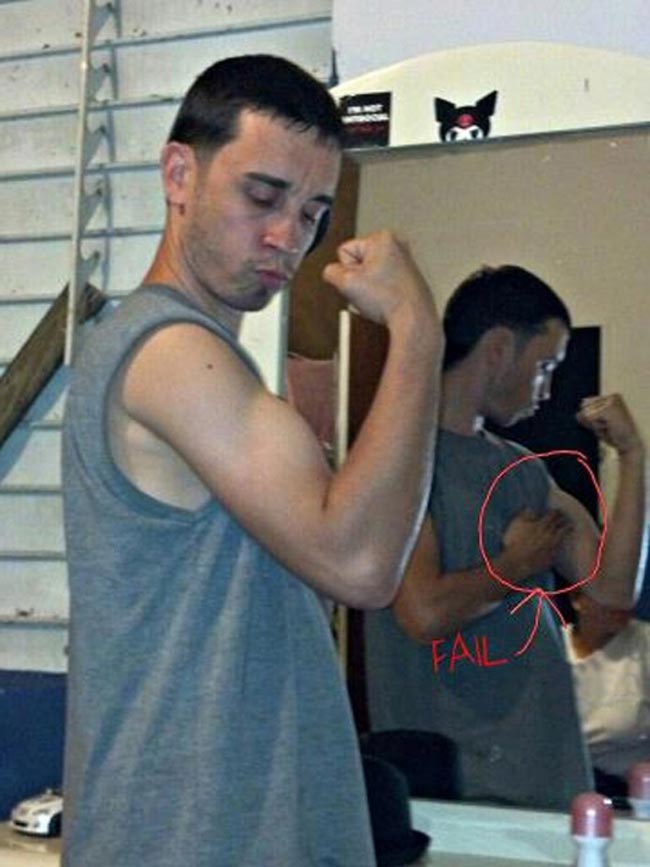 Кто-нибудь, объясните этим людям, что перед загрузкой фото, надо сначала проверить отражение в зеркале селфи отражение в зеркале, смешное отражение в зеркале, люди не знают как работает зеркало, люди не знают как устроено зеркало