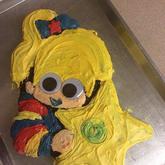 Кошмар в подарок: 27 провальных тортов, которые родители сделали своим детям на день рождения ужасные торты на день рождения, смешные торты, провальные торты своими руками, торты своими руками смешно