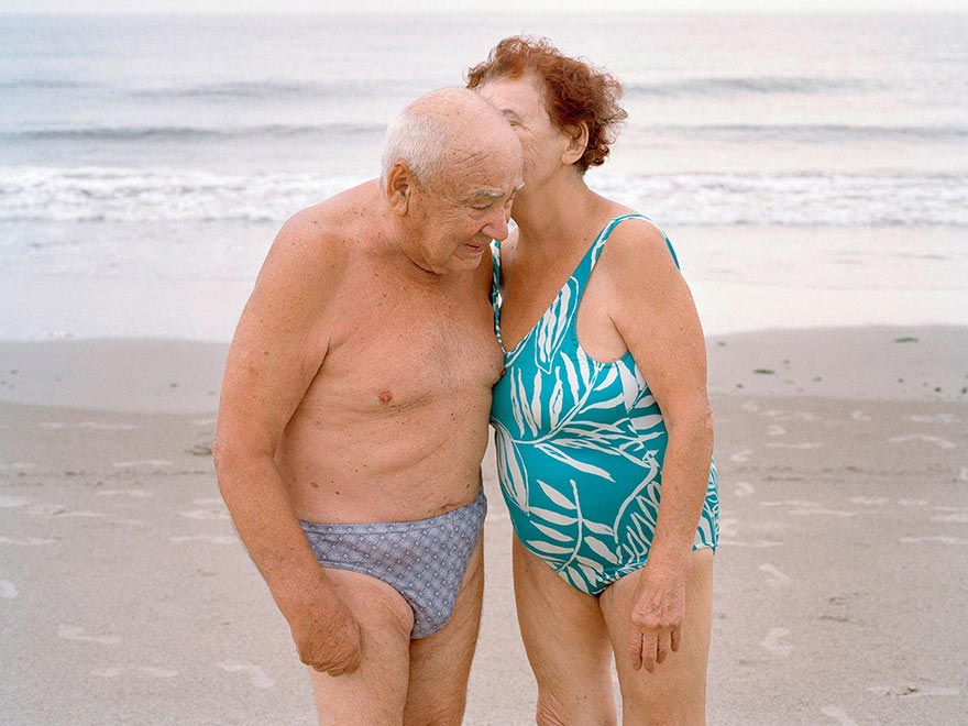 Пожилые нудистки на пляже фото