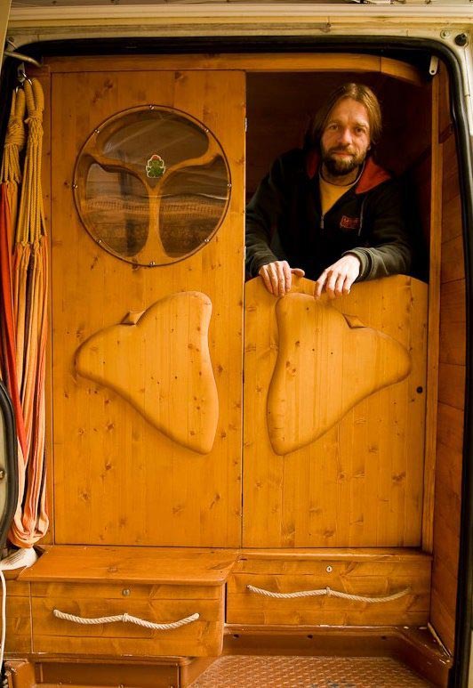 Мужчина превратил свой старый фургон в удивительный дом на колесах фургон в дом на колесах, дом на колесах из фургона, крошечный дом на колесах, маленький дом на колесах, дом на колесах своими руками