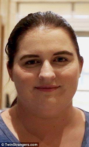 Девушка нашла своего точного близнеца всего спустя 5 минут после регистрации на сайте поиска нашла близнеца за 5 минут, Twin Strangers, девушка нашла близнеца, незнакомые близнецы