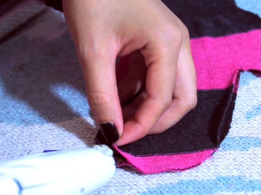 Как всего за 10 минут сделать очаровательные варежки из старого свитера как сделать варежки из старого свитера, варежки за 10 минут, варежки из старого свитера, варежки своими руками