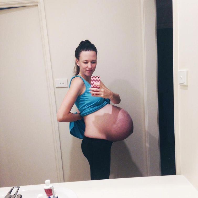 Селфи беременной с огромными дойками фото
