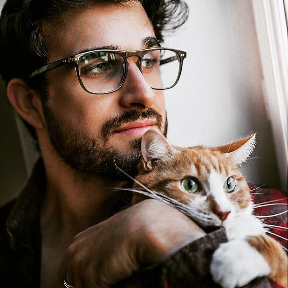 Мужчина с котом фото