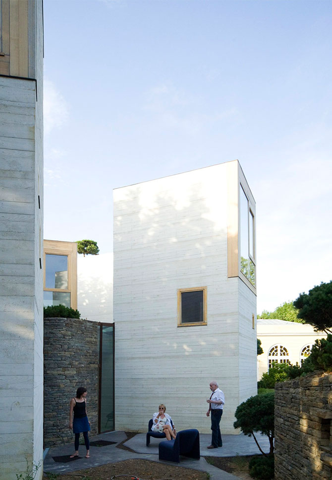 Креативная архитектура. Дом в форме города недалеко от Парижа