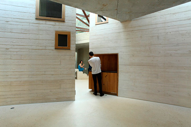 Креативная архитектура. Дом в форме города недалеко от Парижа