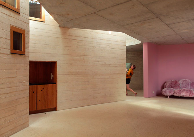 Креативная архитектура. Дом в форме города недалеко от Парижа