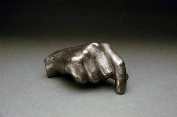 Скульптуры из графитовых стержней от Agelio Batle