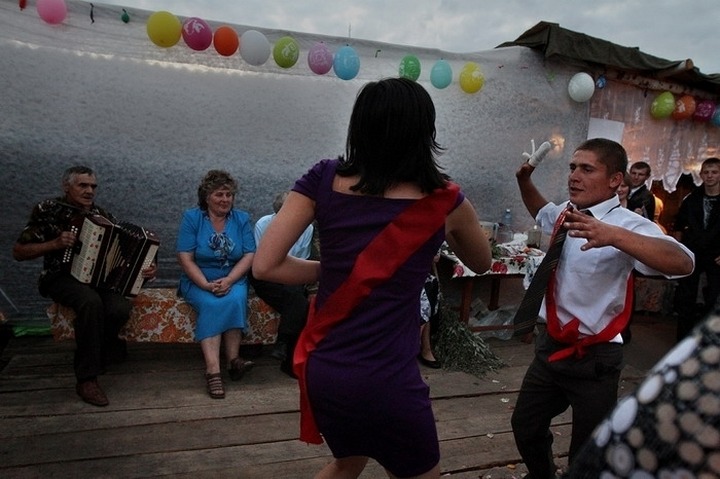 Свадьба в обычной русской деревне