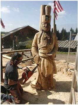 Новая жизнь срубленных деревьев от художника Томми Краггса Новая жизнь срубленных деревьев от художника Томми Краггса