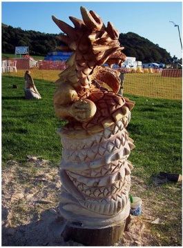 Новая жизнь срубленных деревьев от художника Томми Краггса Новая жизнь срубленных деревьев от художника Томми Краггса