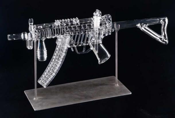 Художник-стеклодув Роберт Микелсен