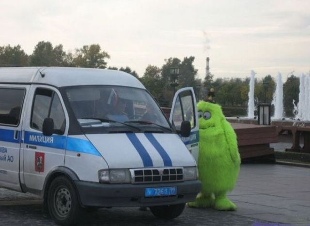 В России, смешные фото, тем временем