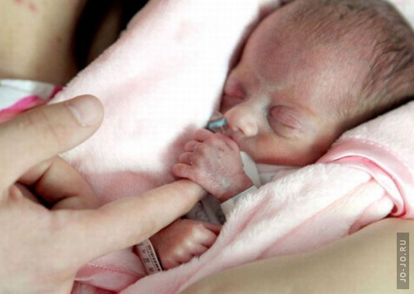 Самые молодые бабушка и дедушка Британии