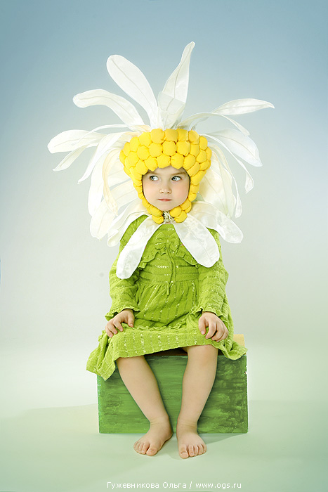 Малыши в забавных костюмах