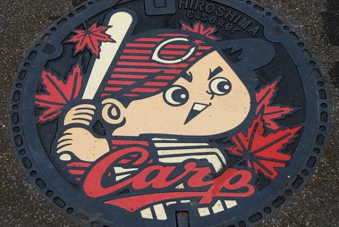 Творчество во всём! Красочные люки Японии