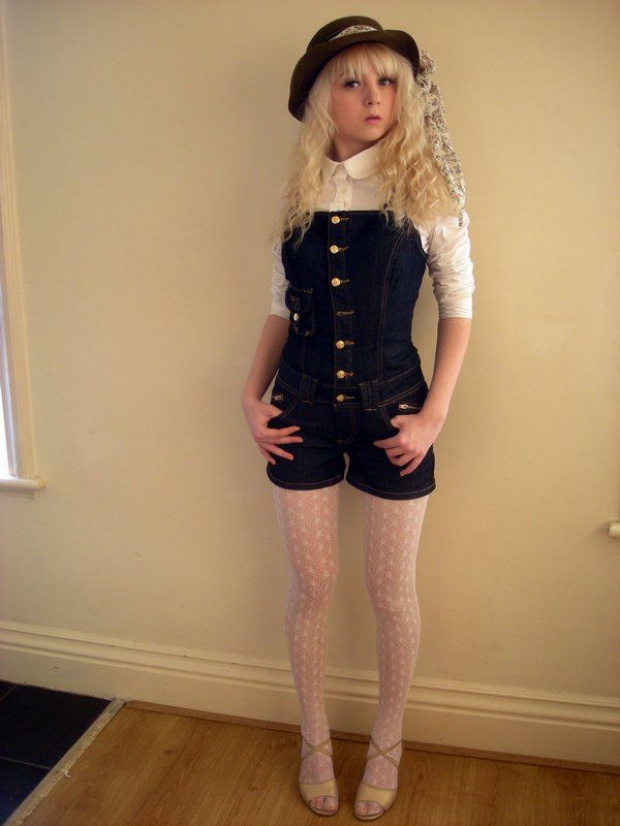 Пятнадцатилетняя девочка-кукла - Венера Палермо из Англии