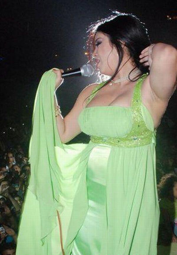 Телохранитель трогал певицу Haifa Wehbe за всякое, за что и поплатился