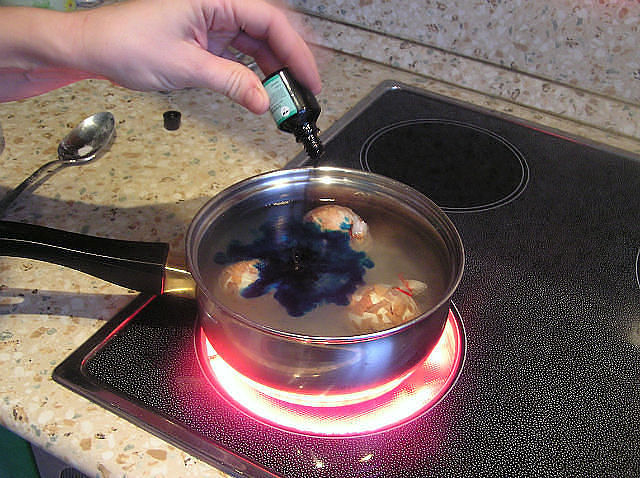 Как сделать Мраморные яйца к Пасхе, как покрасить мраморные яйца