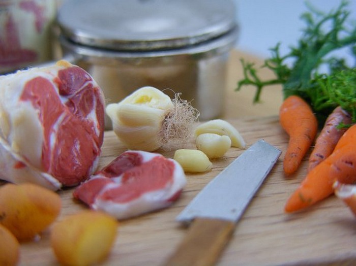 Миниатюрная еда размером со спичку