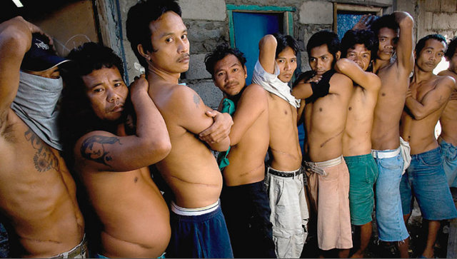 17-летний китаец обменял здоровье на смартфон и планшет