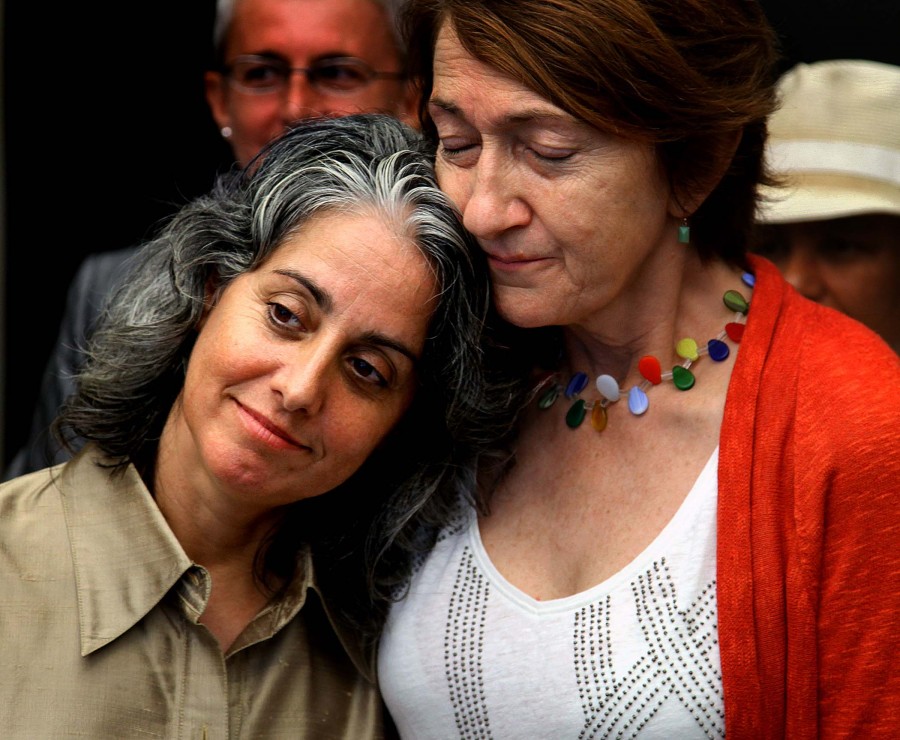 Однополые пары сочетаются браком в Нью-Йорке