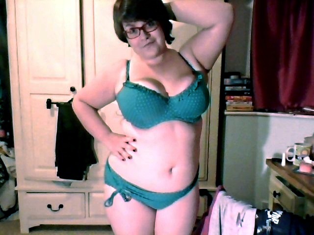 Толстушки в купальниках