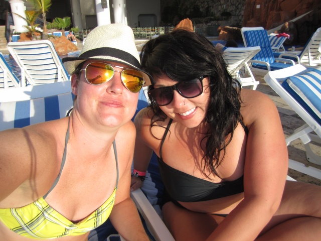 Толстушки в купальниках