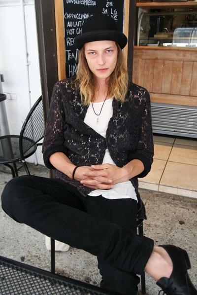 Пол не определён