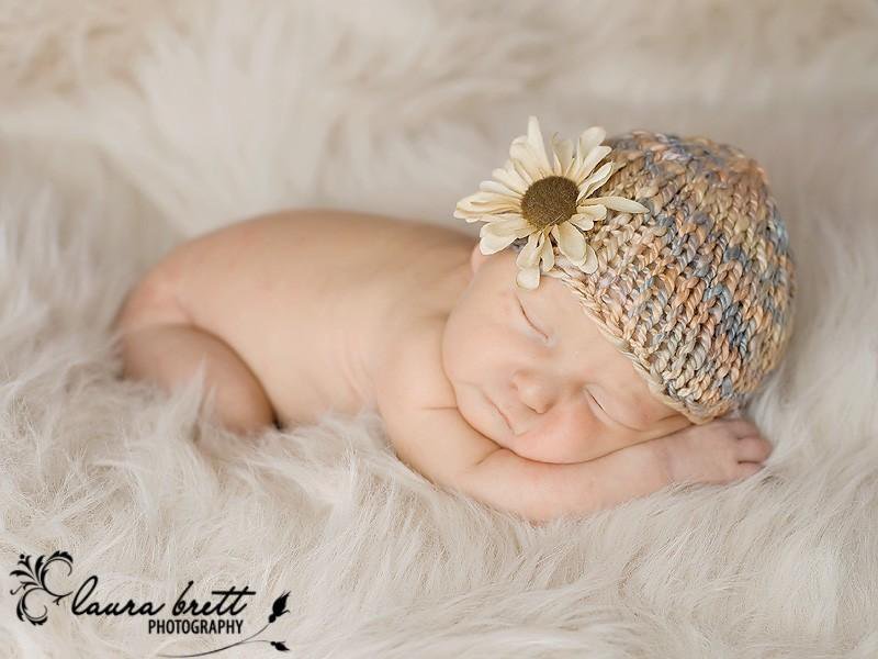 Милые детки в смешных шапочках