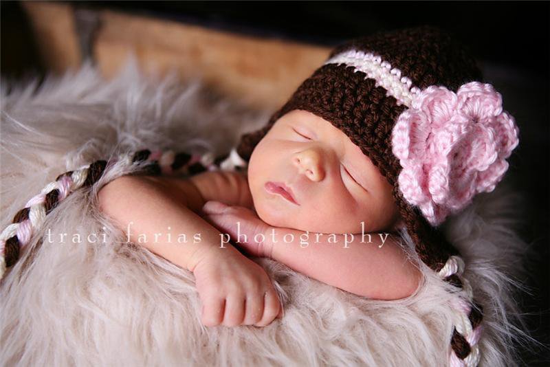 Милые детки в смешных шапочках