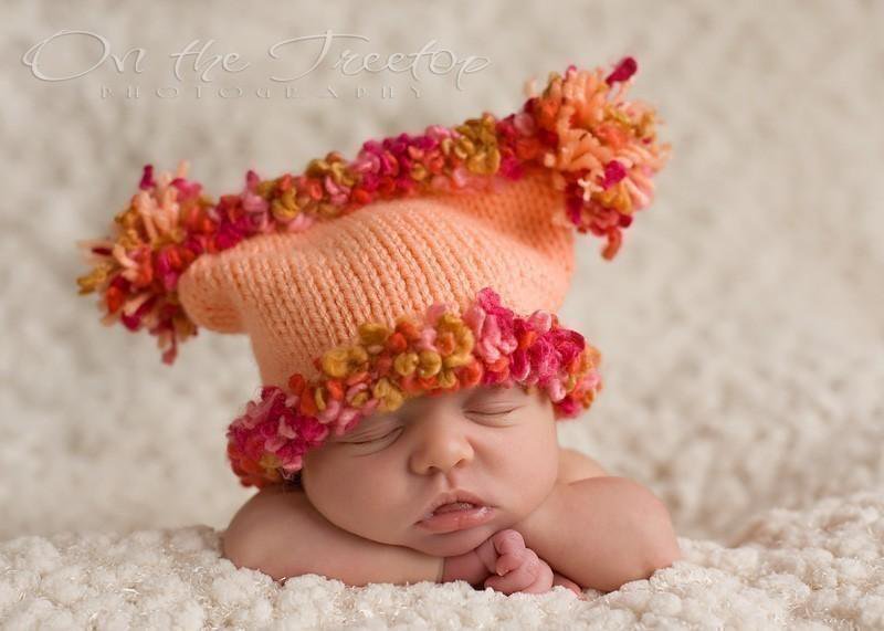 Милые детки в смешных шапочках