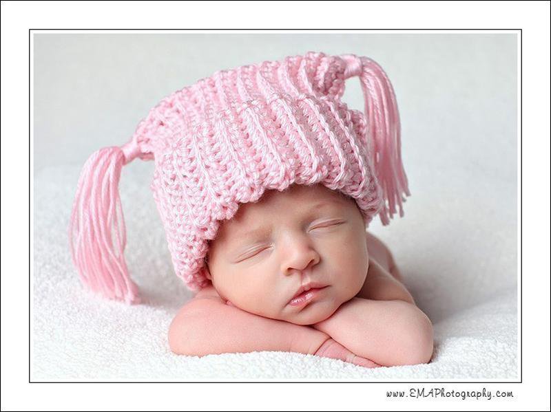 Милые детки в смешных шапочках