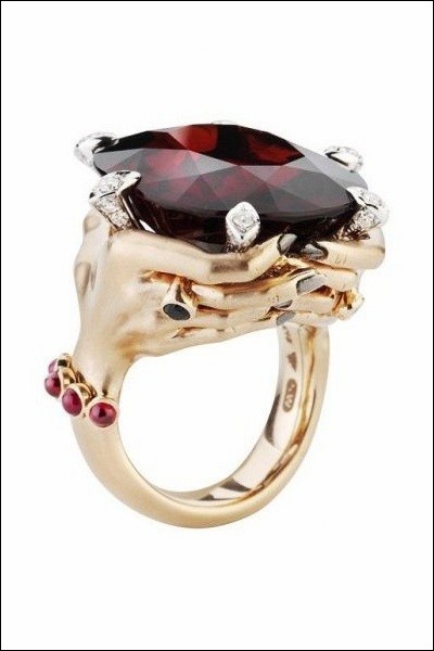 Семь смертных грехов в ювелирной коллекции колец от Стивена Уэбстера
