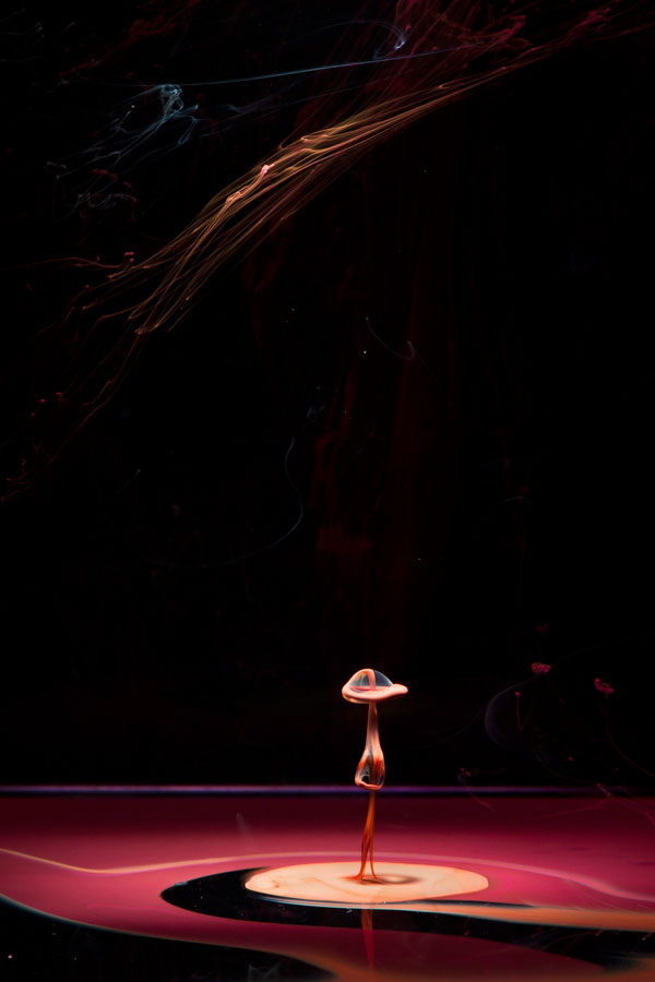 Краски, в стакане воды