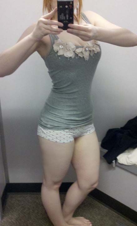 Девушка похудела