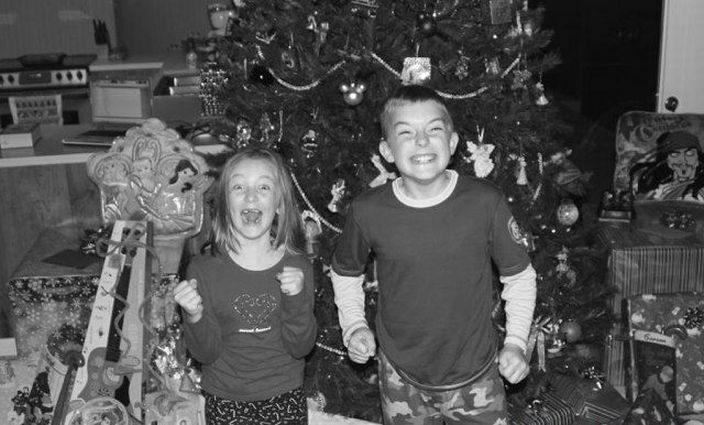 Эмоции детей получивших новогодние подарки