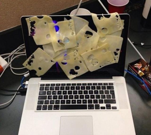 люди делают всё не так, неправильно, неудача 