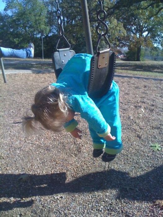 люди делают всё не так, неправильно, неудача 