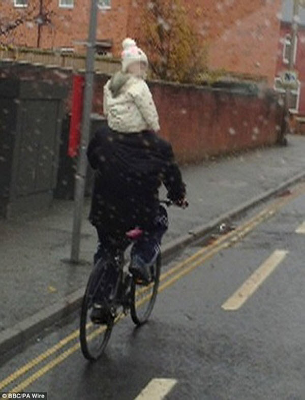 худший отец года, ужасные родители,горе папаша, бедные дети