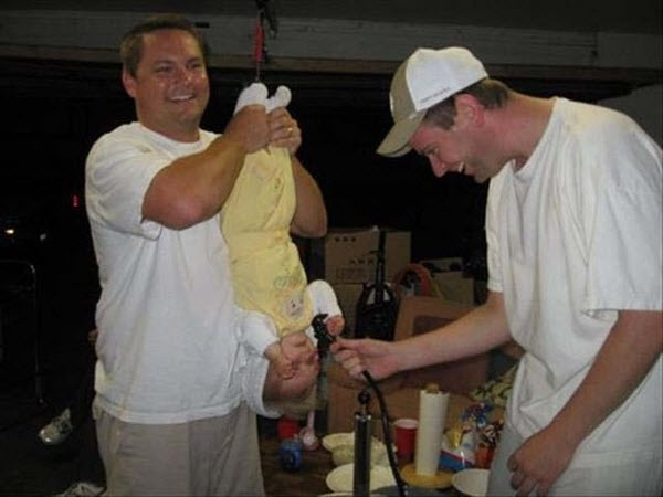 худший отец года, ужасные родители,горе папаша, бедные дети