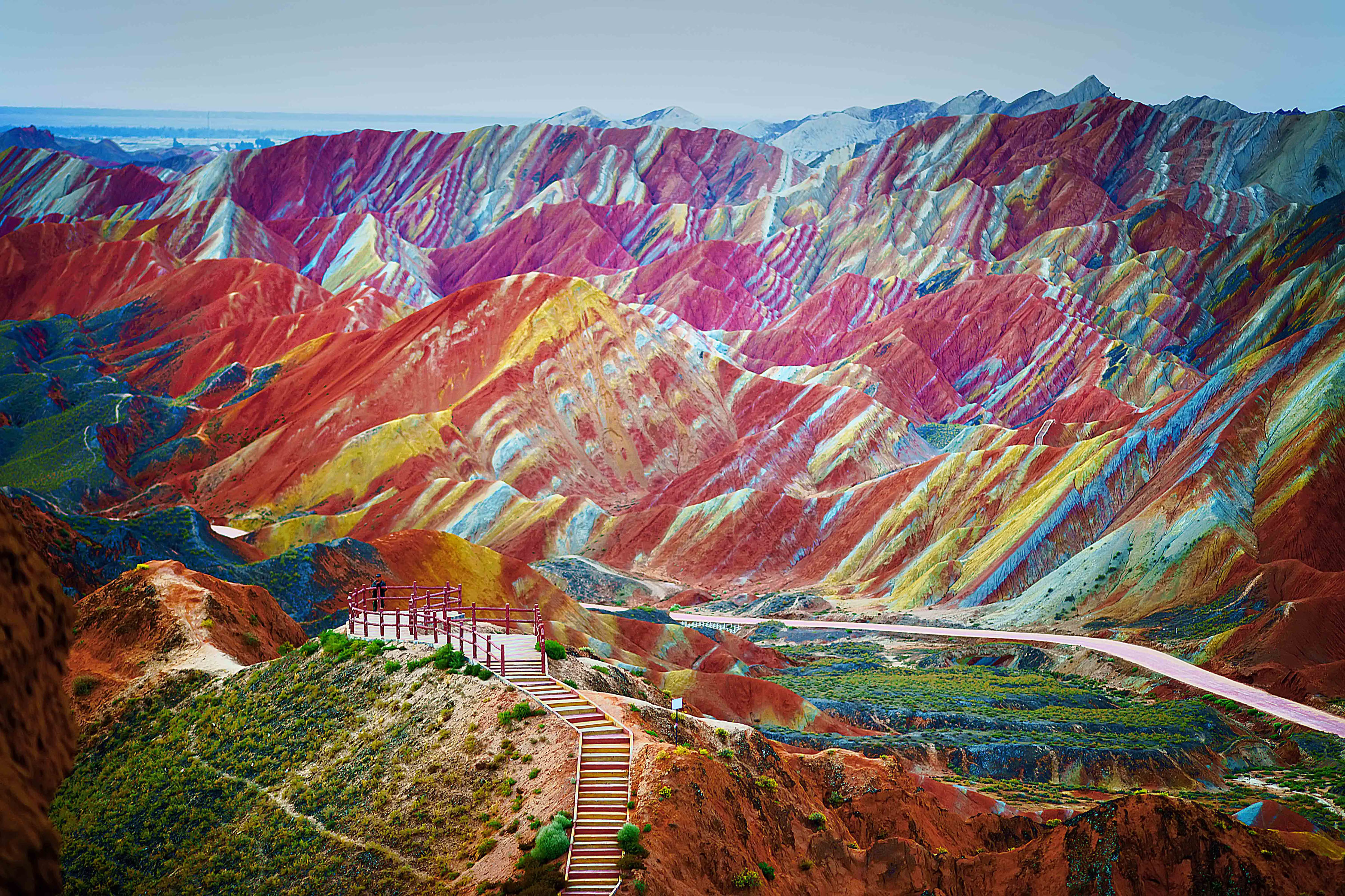 Цветные скалы Чжанъе Данься в провинции Ганьсу, Китай