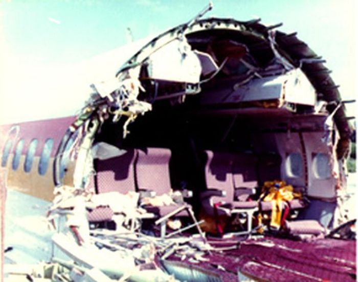 Невероятное приземление самолета, приземление полуразрушенного самолета, Рейс 243, Aloha Airlines