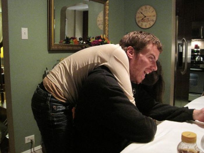 Присмотритесь, ничего не замечаете? Присмотритесь, смешные фото , головоломка , попробуйте, найти